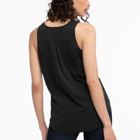 Red Scoop Neck Sleeveless Blouse - Picture 10 of 11